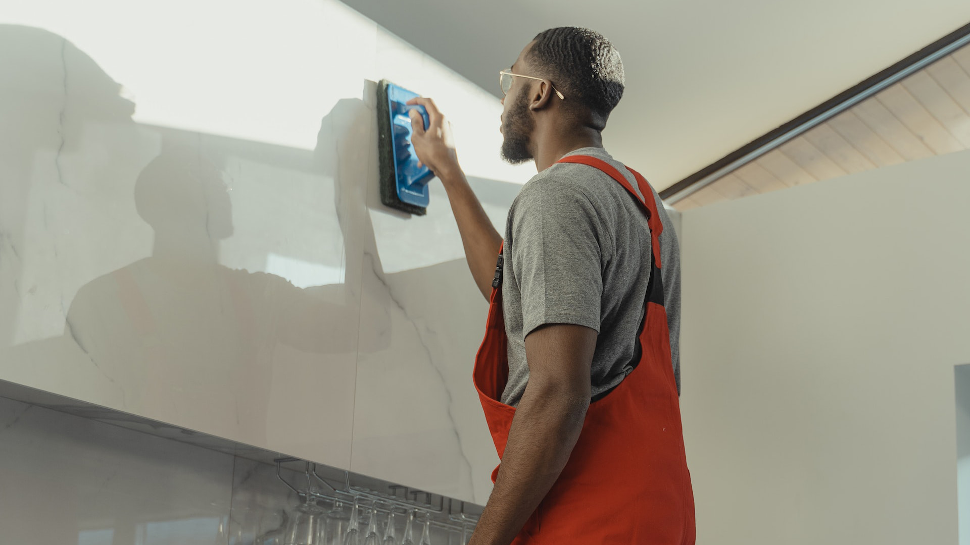 
When you’re in the throes of running your company and making sure everything is in order every month, it can be easy to let the maintenance of your office building slip through the cracks. 

Often, especially during a busy period, there are so many other things to think about and consider, meaning cleaning, maintenance and hygiene are likely to be lower down on your list than you’d like to admit.

In these circumstances, it’s good to have a general idea of what needs doing for you to ensure your office building is a clean, hygienic and healthy environment to work in.